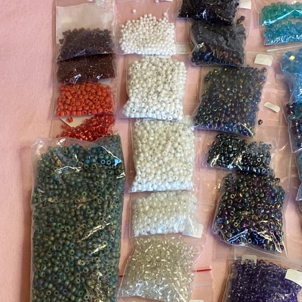 Lot #34 Jewelry Making Seed Beads and Larger Beads by the Hund… - Picture 2 of 9